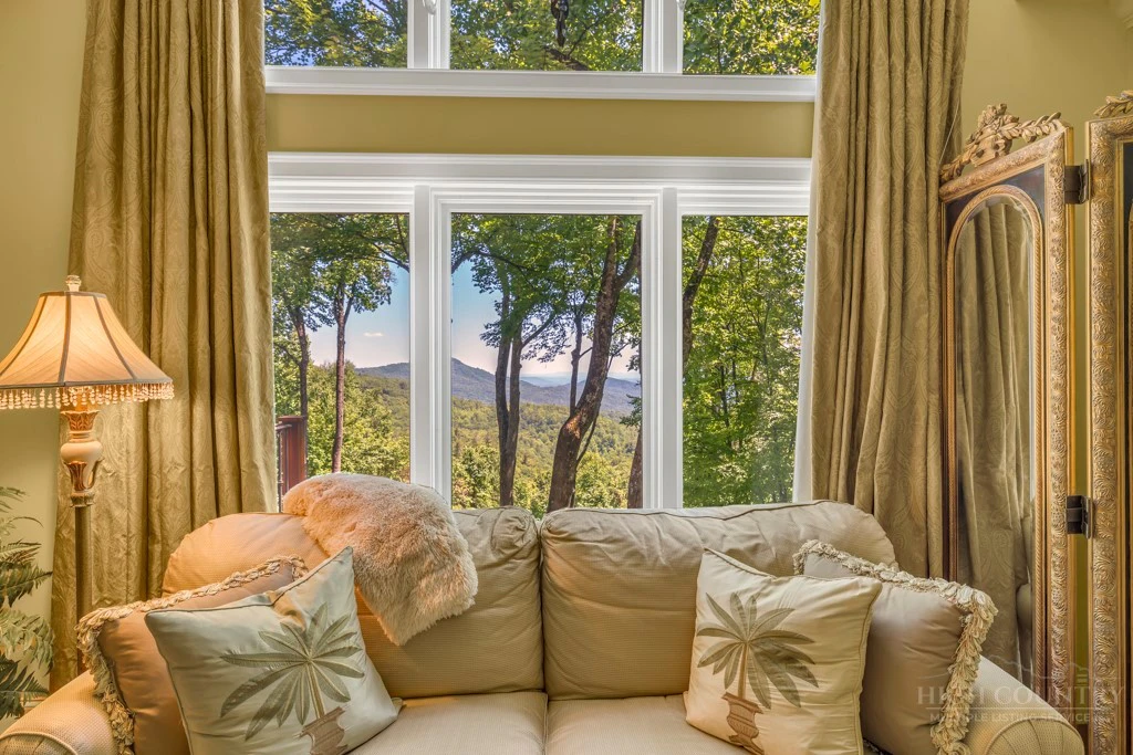 Image number 6 for the current listing