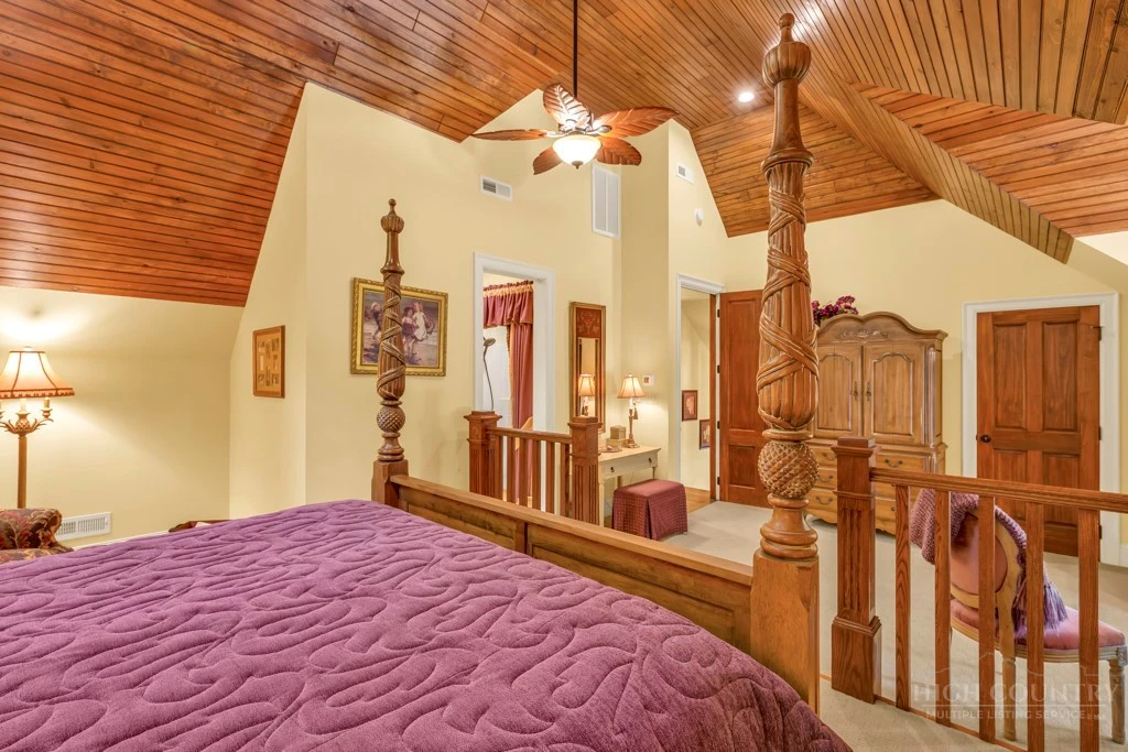 Image number 2 for the current listing