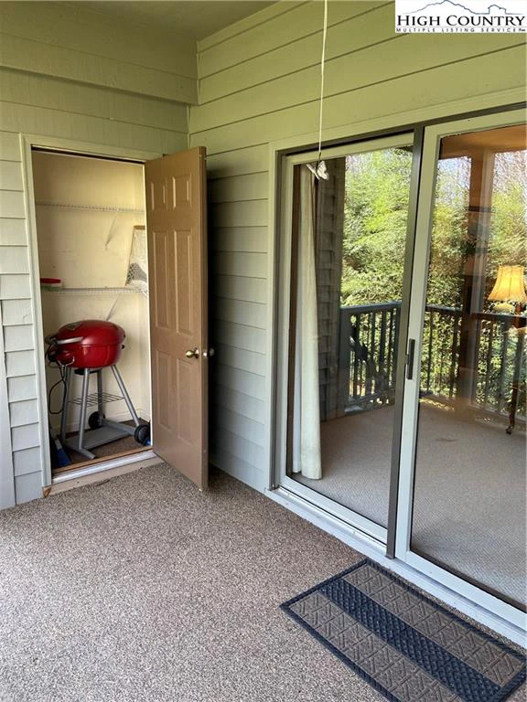 Image number 4 for the current listing
