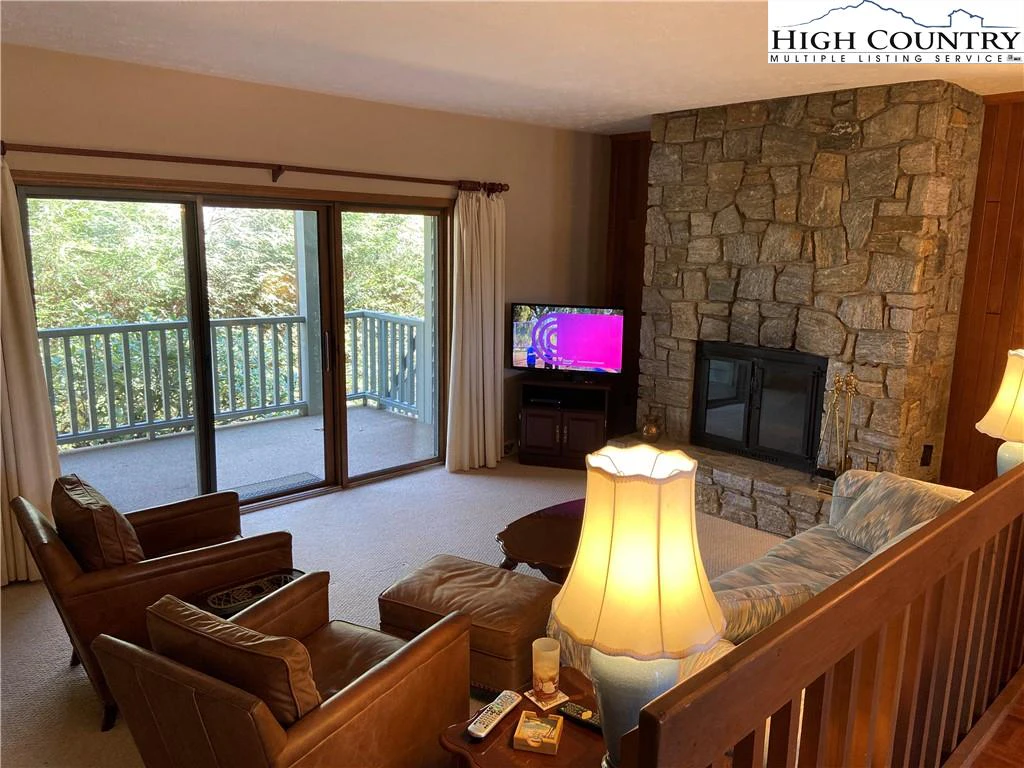 Image number 20 for the current listing