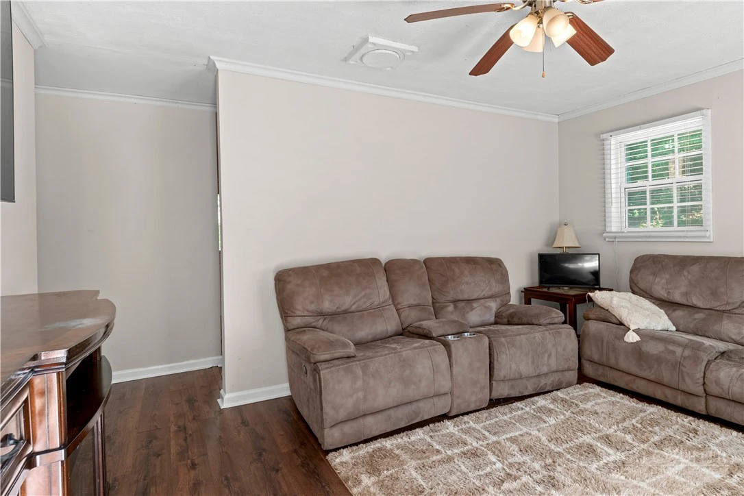 Image number 7 for the current listing