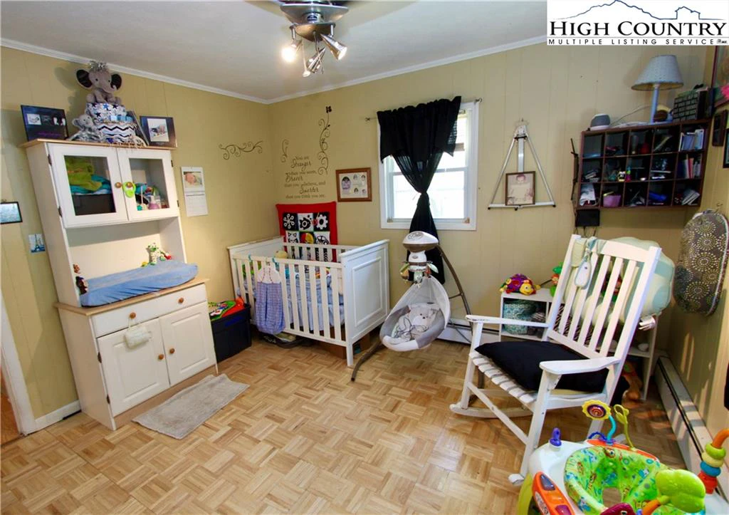 Image number 5 for the current listing