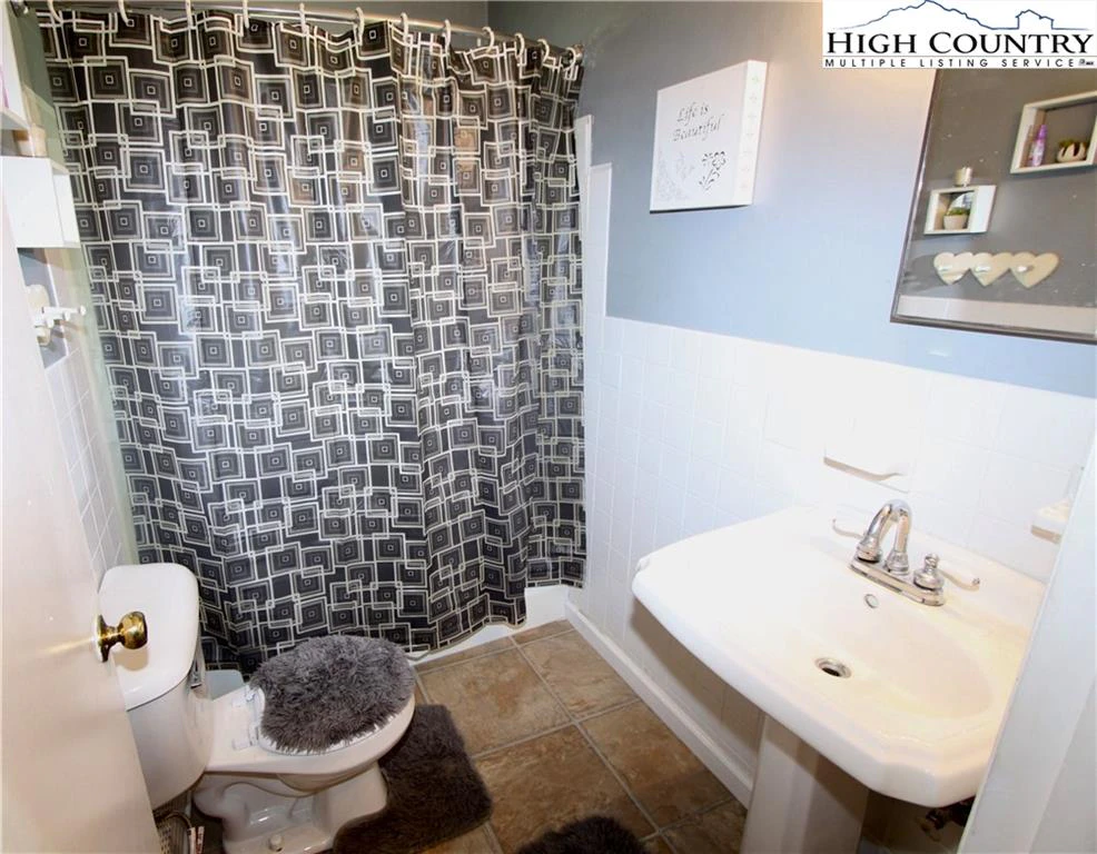 Image number 6 for the current listing