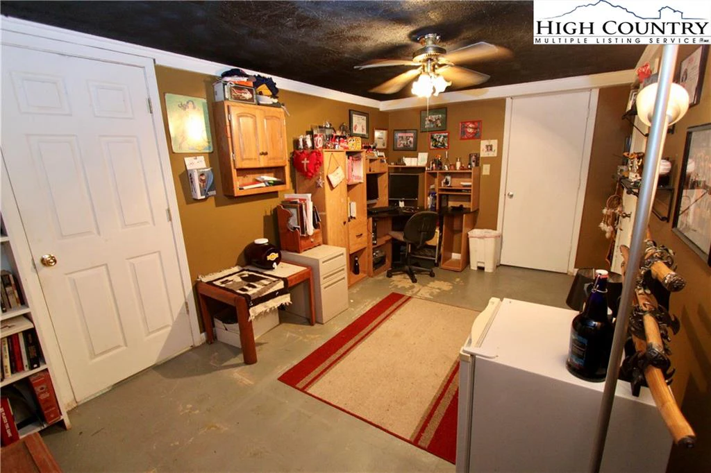 Image number 7 for the current listing