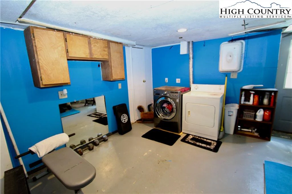 Image number 2 for the current listing
