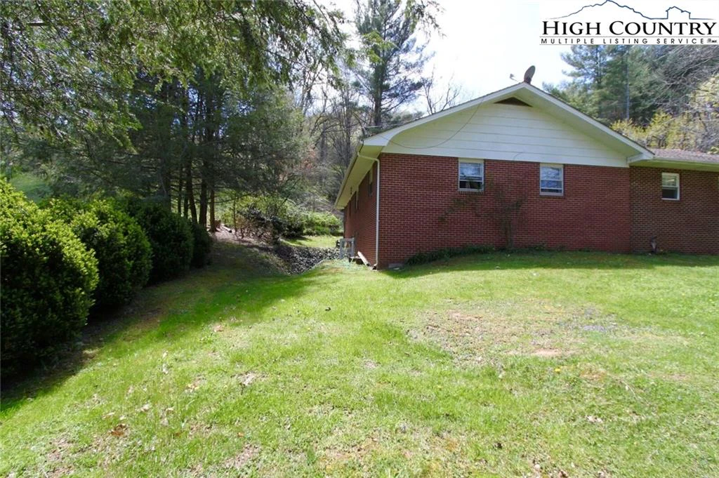 Image number 13 for the current listing