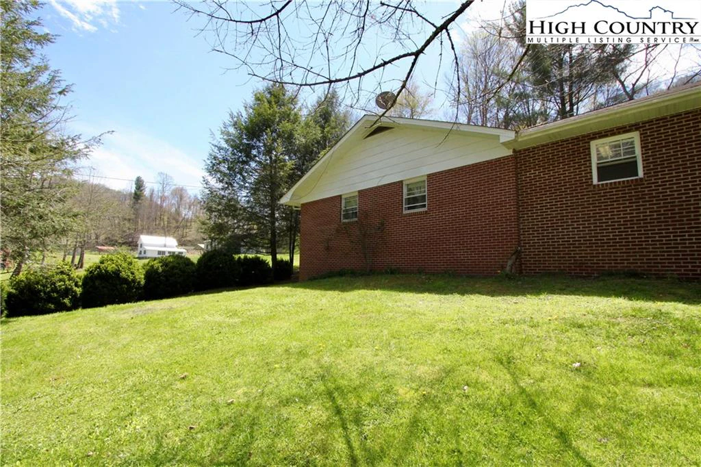Image number 14 for the current listing
