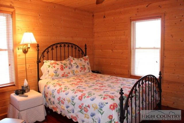 Image number 6 for the current listing