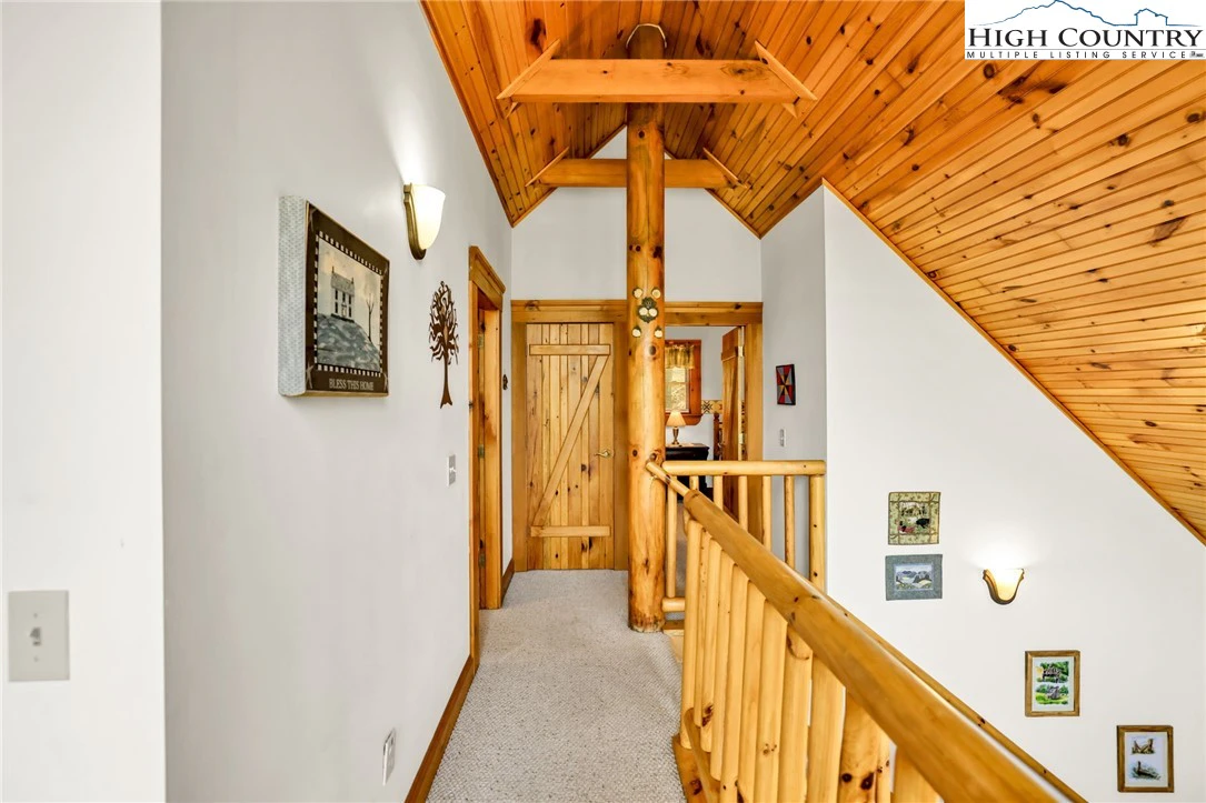 Image number 14 for the current listing