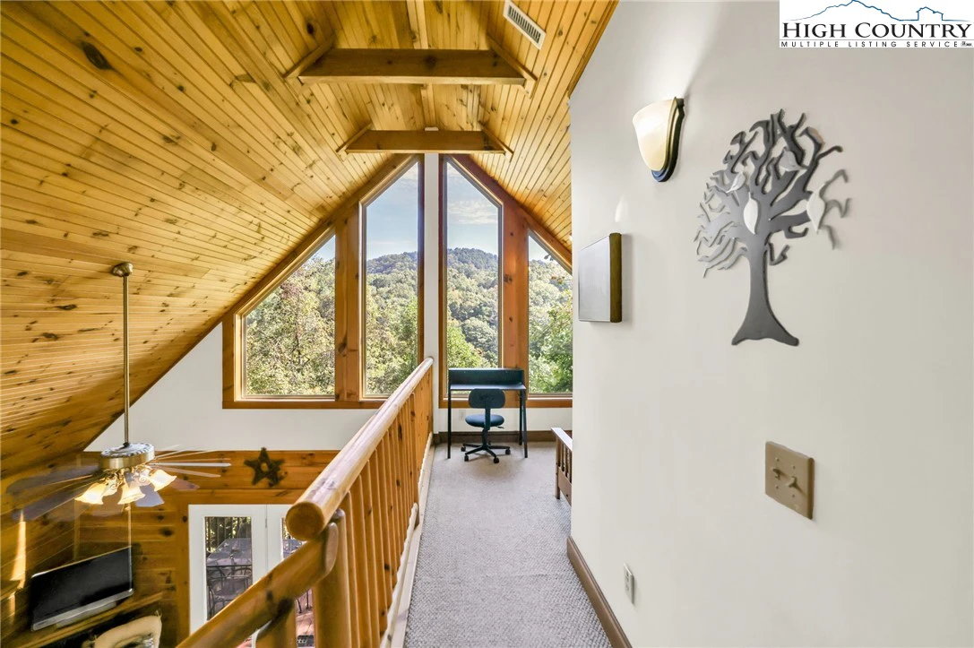 Image number 3 for the current listing