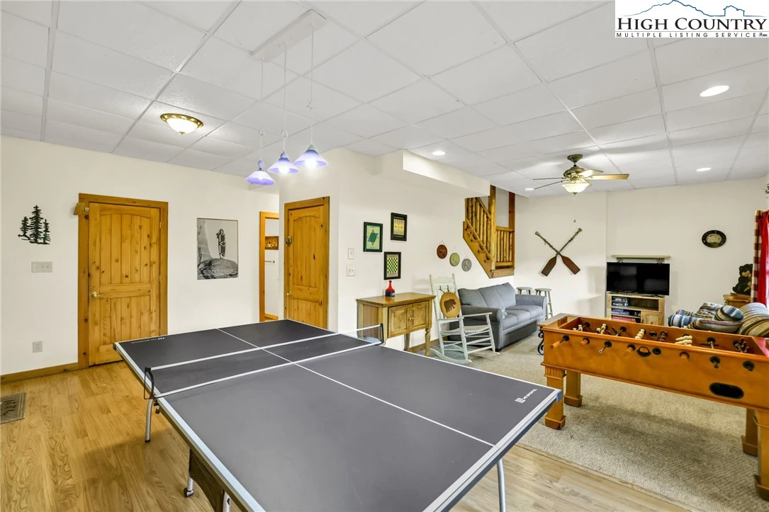 Image number 15 for the current listing