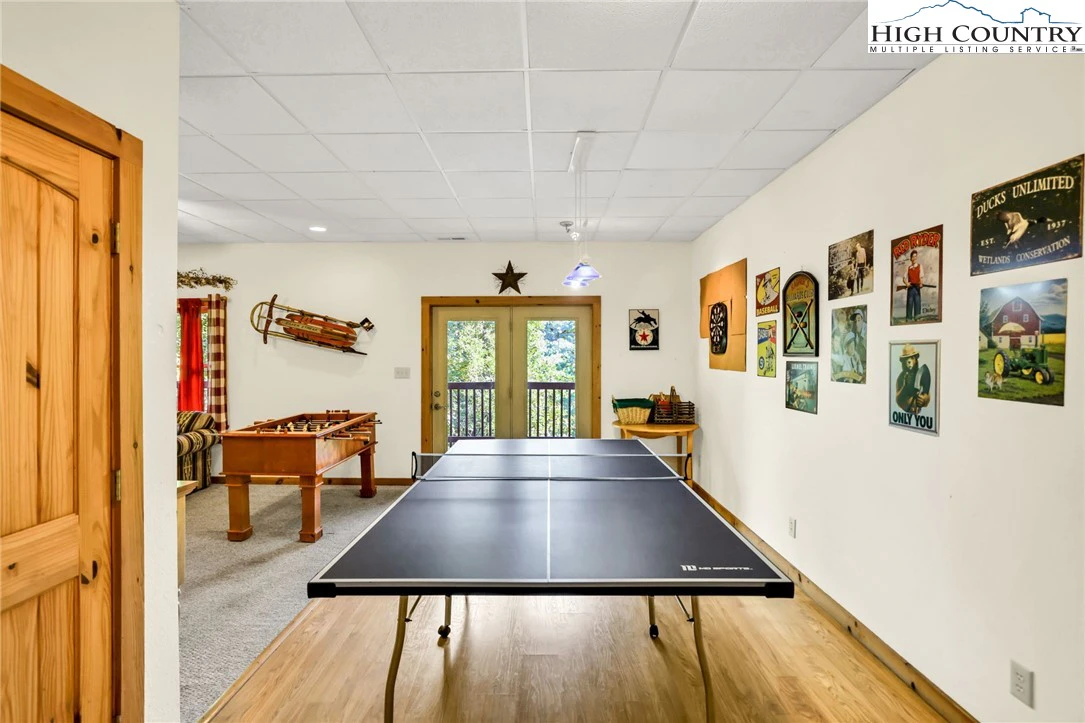 Image number 16 for the current listing