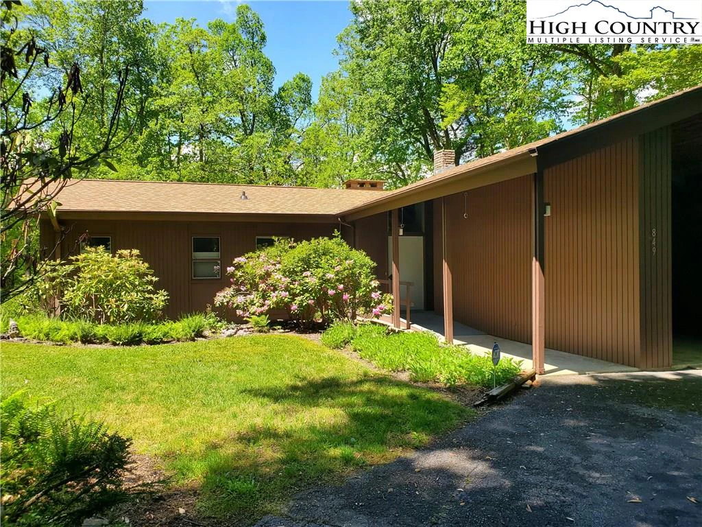 Image number 1 for the current listing