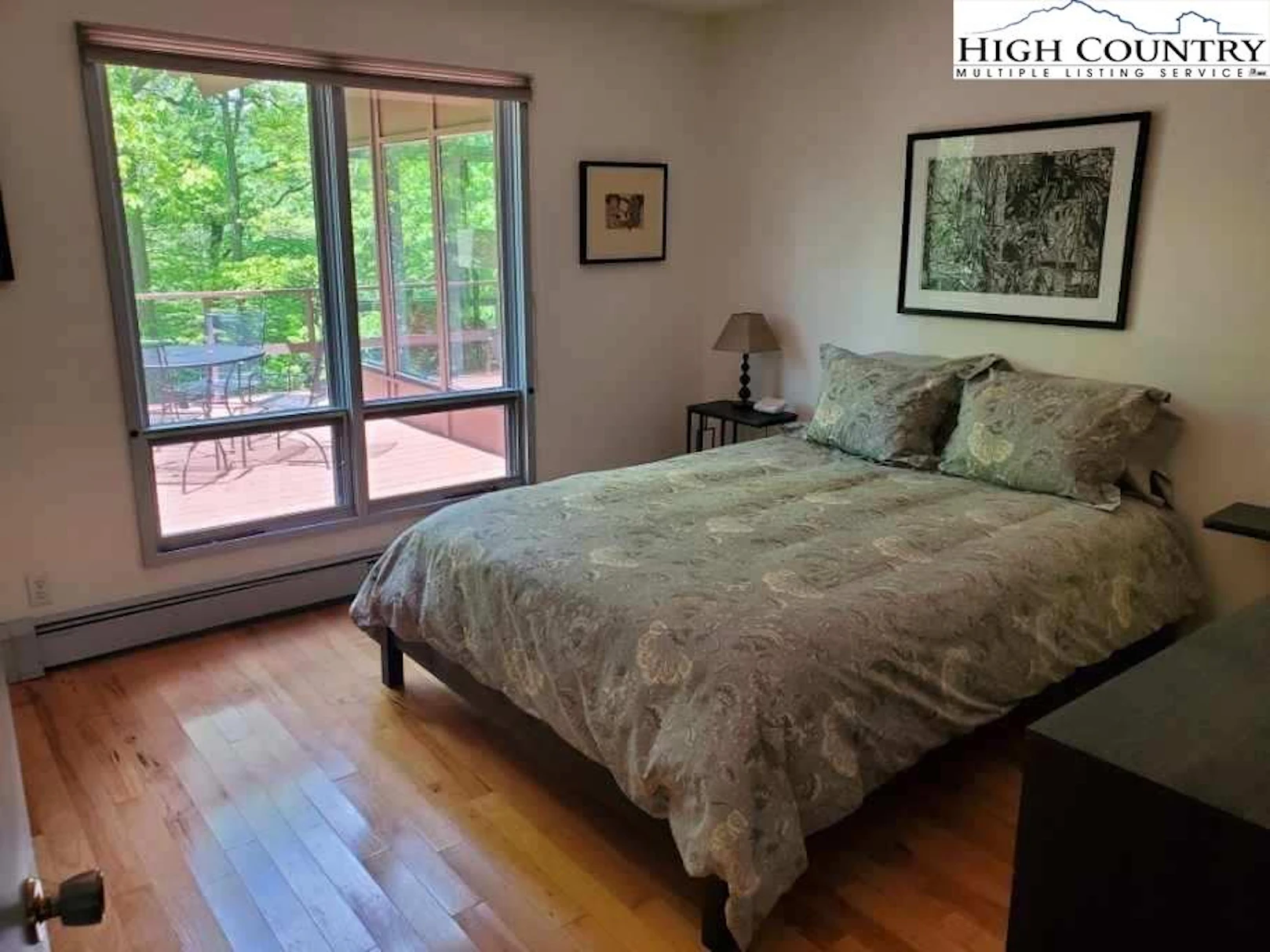 Image number 2 for the current listing