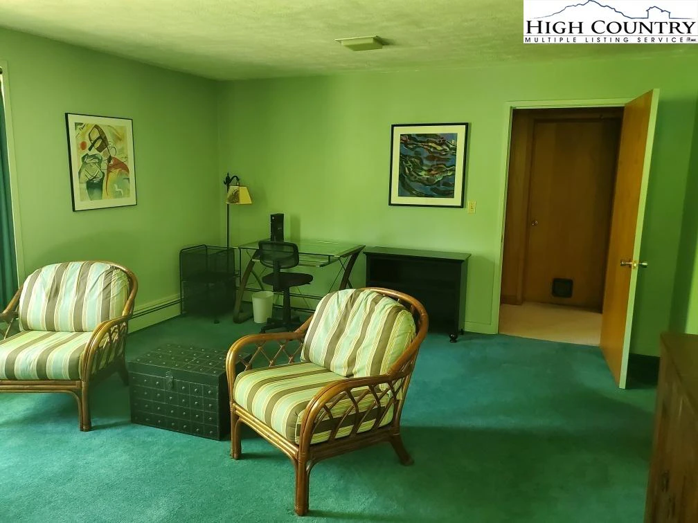 Image number 7 for the current listing