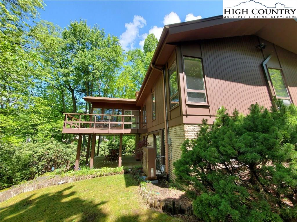 Image number 3 for the current listing