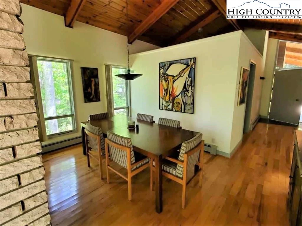 Image number 20 for the current listing