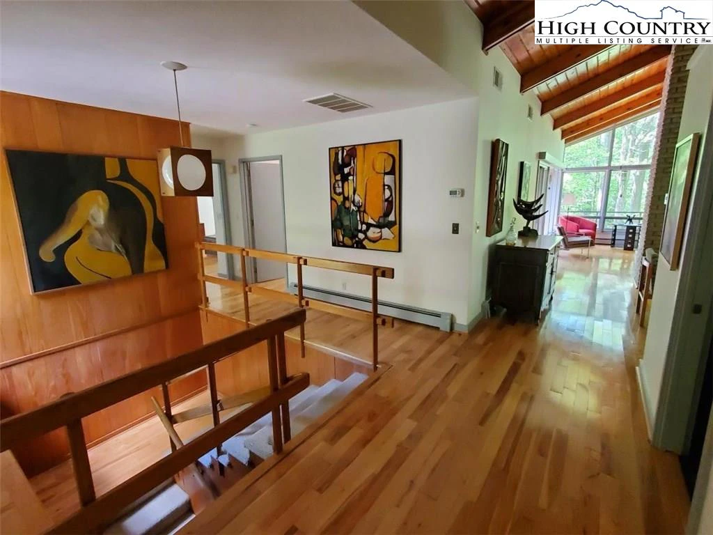 Image number 18 for the current listing