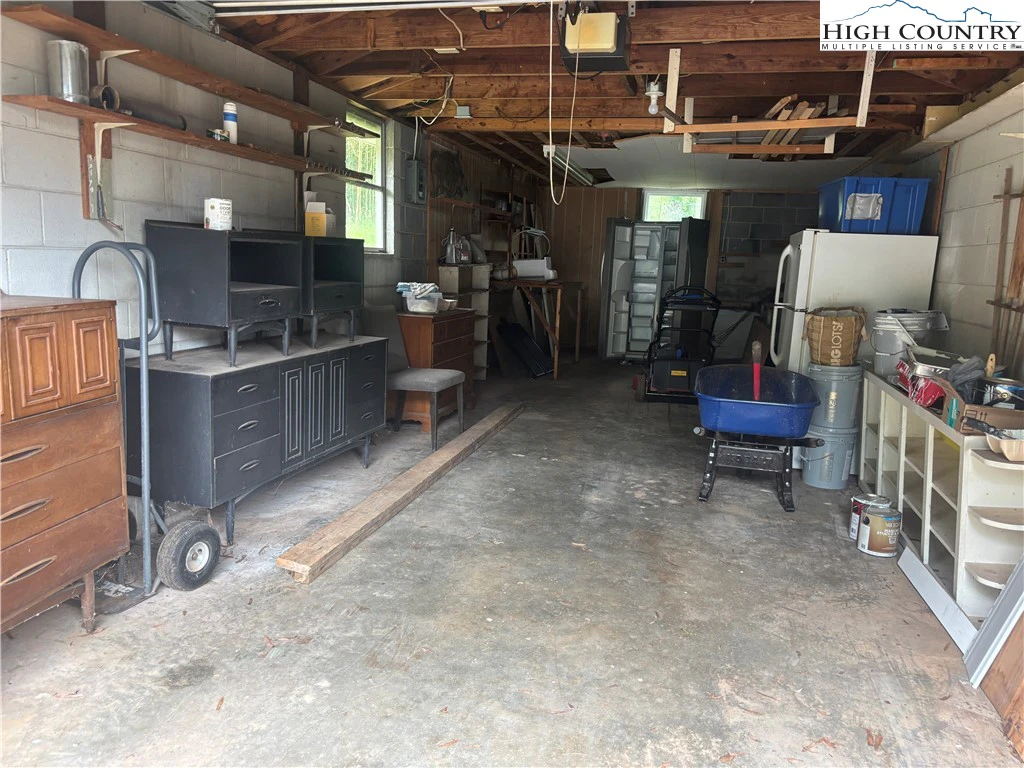 Image number 9 for the current listing