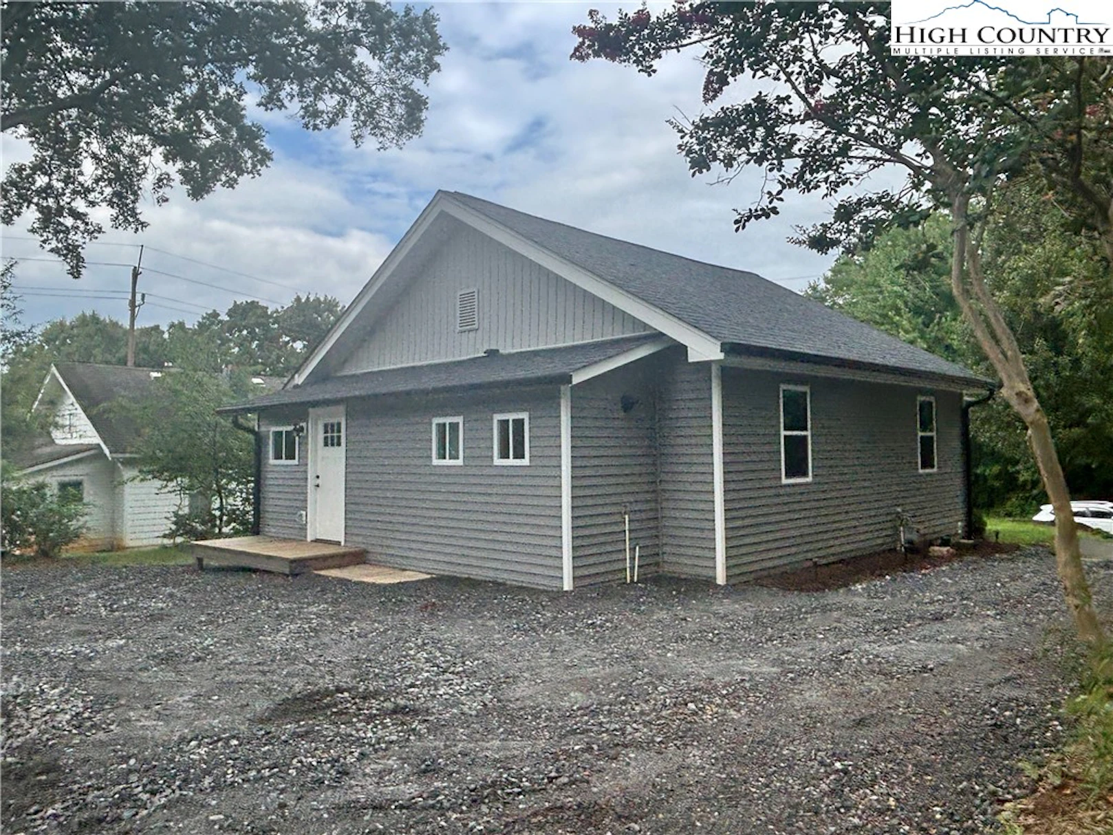 Image number 3 for the current listing