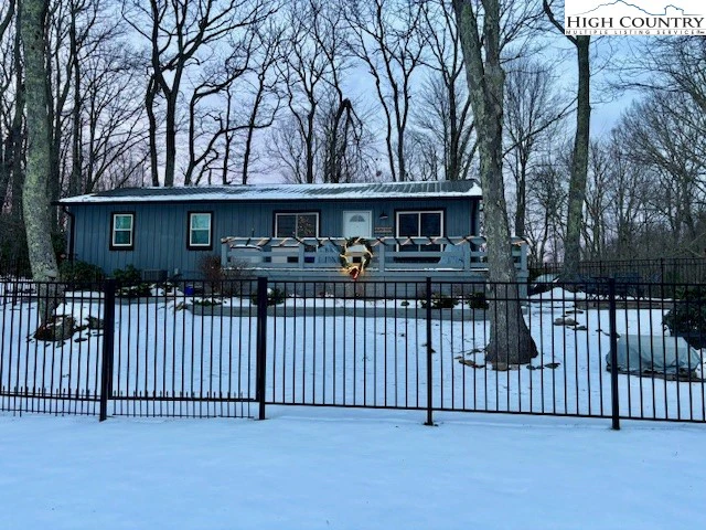 Image number 13 for the current listing