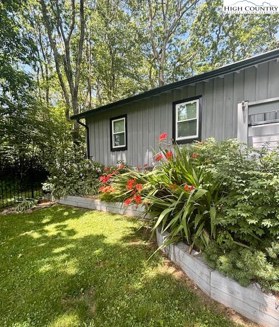 Image number 10 for the current listing