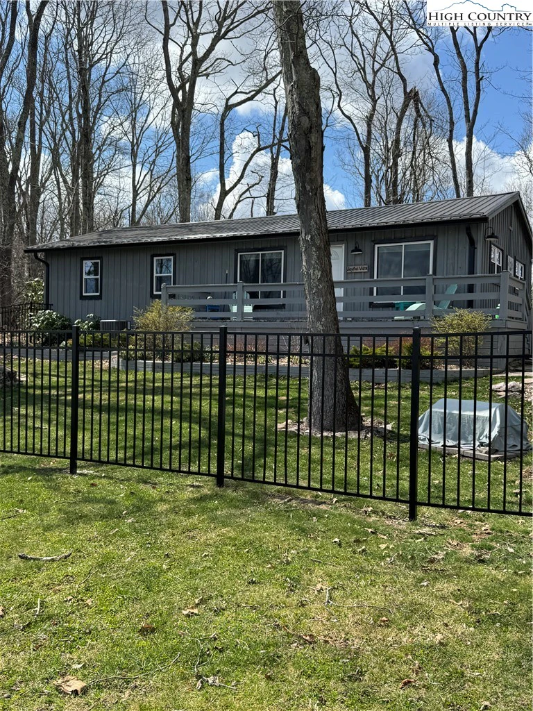 Image number 1 for the current listing