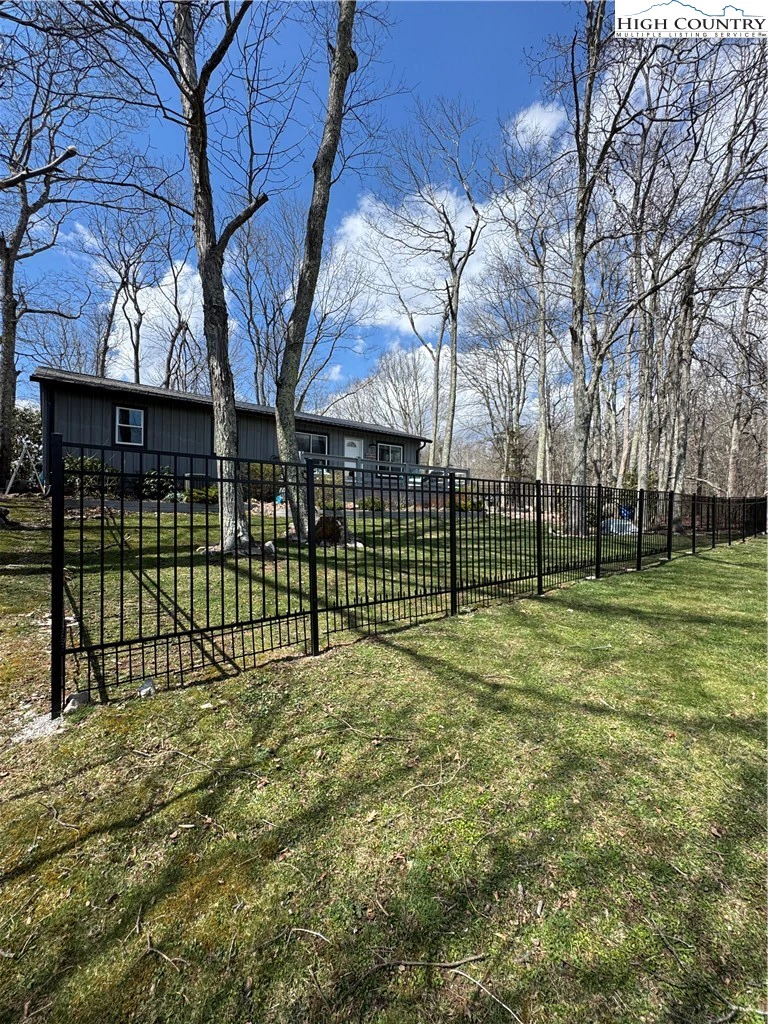 Image number 7 for the current listing