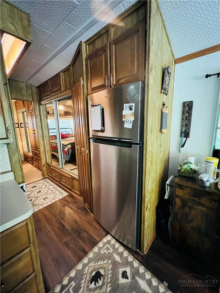 Image number 10 for the current listing