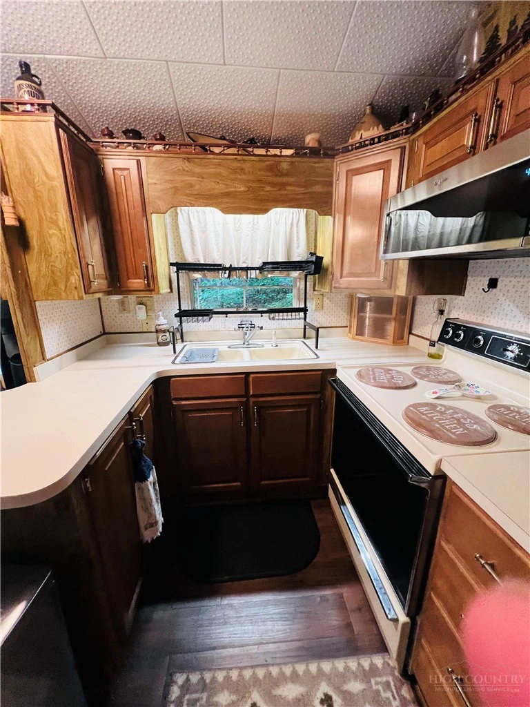 Image number 11 for the current listing