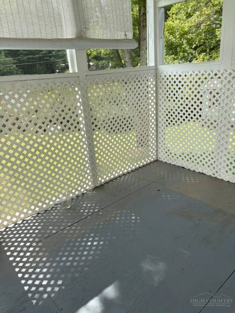 Image number 3 for the current listing