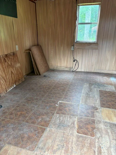 Image number 17 for the current listing