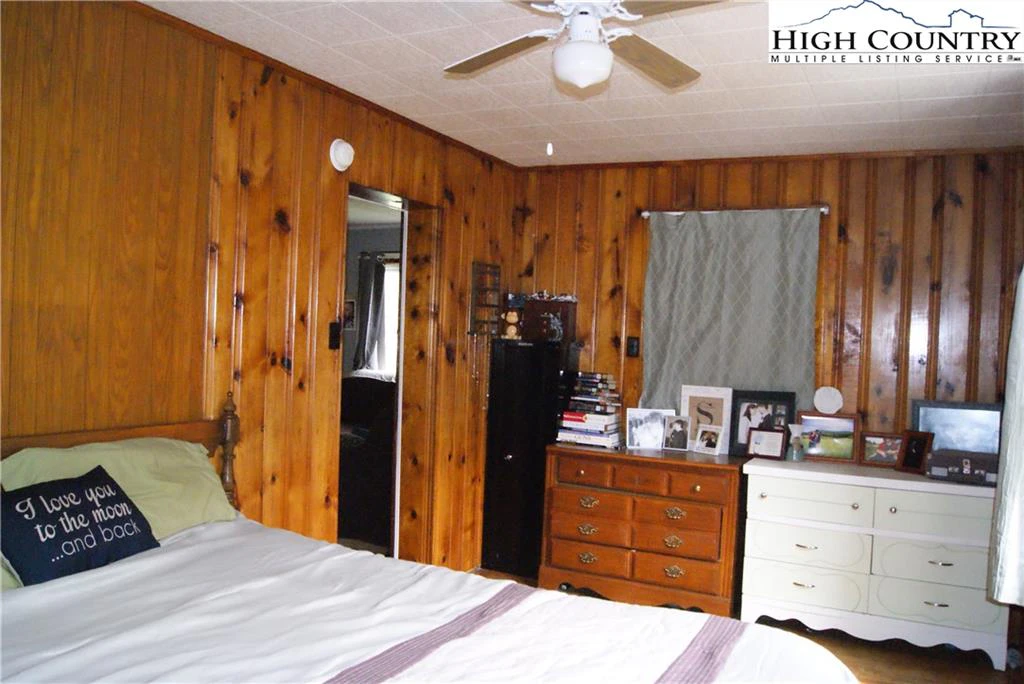 Image number 22 for the current listing