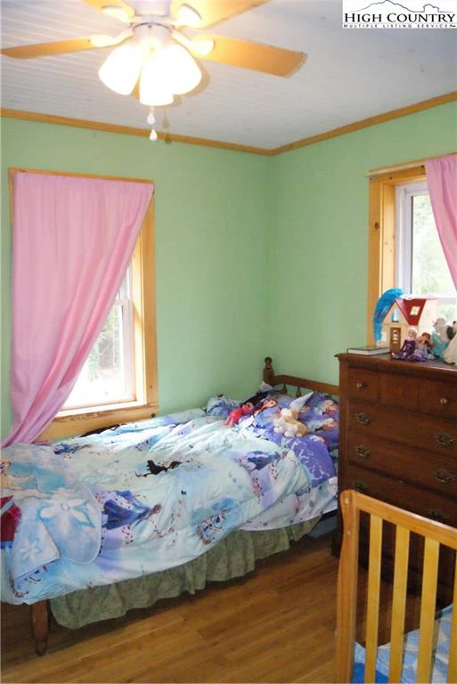 Image number 20 for the current listing