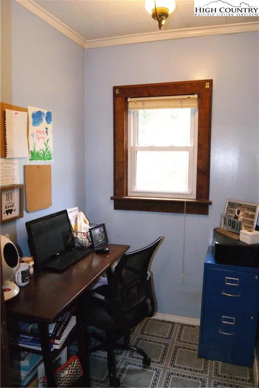 Image number 18 for the current listing