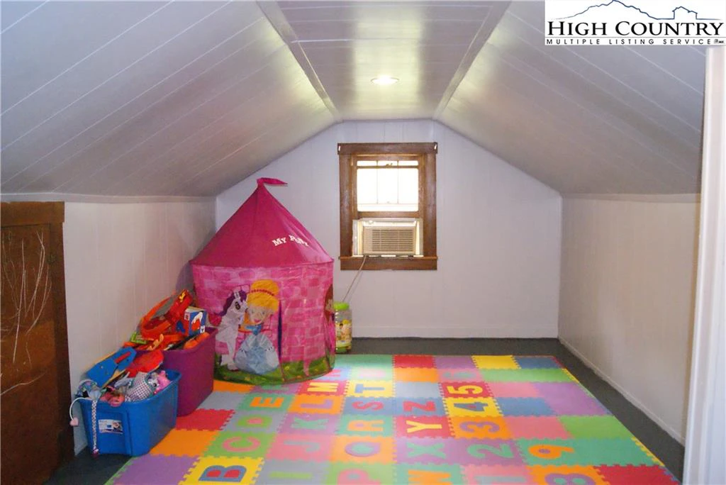 Image number 3 for the current listing