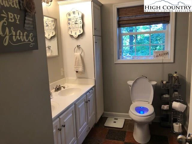 Image number 2 for the current listing