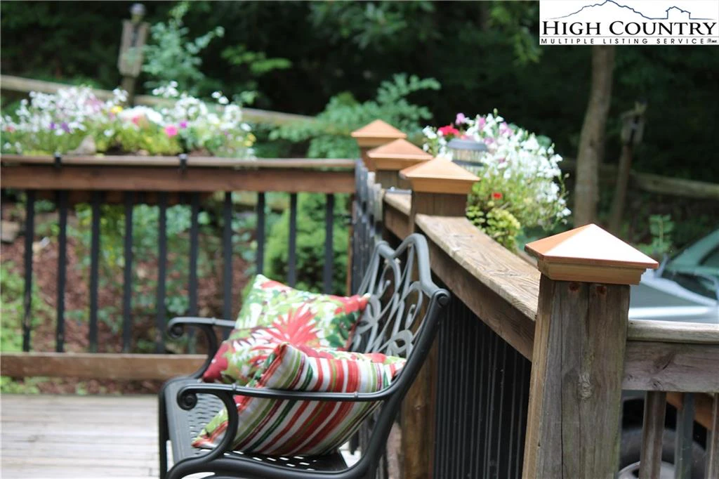 Image number 5 for the current listing