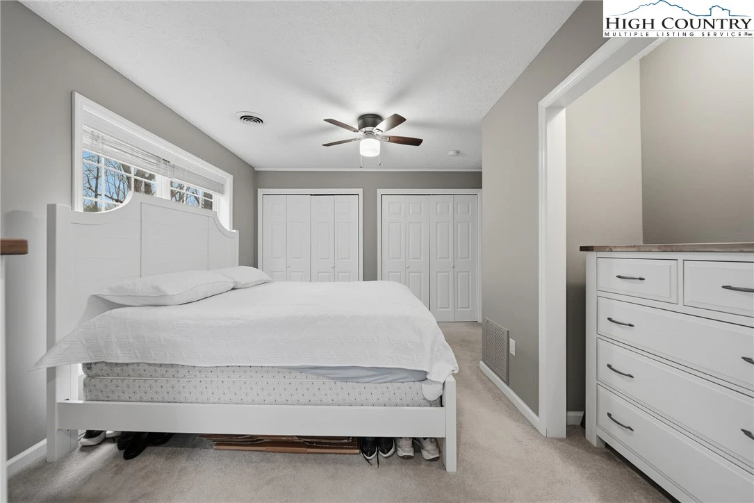 Image number 6 for the current listing