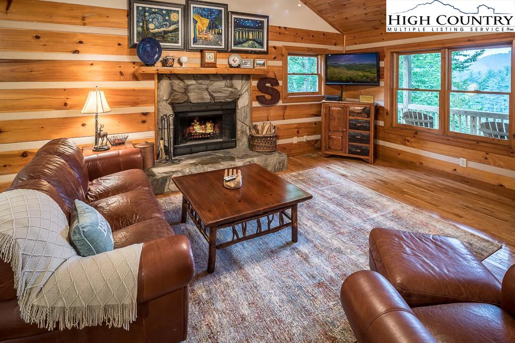 Image number 1 for the current listing