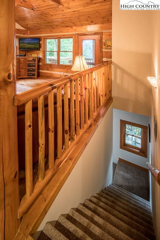 Image number 14 for the current listing