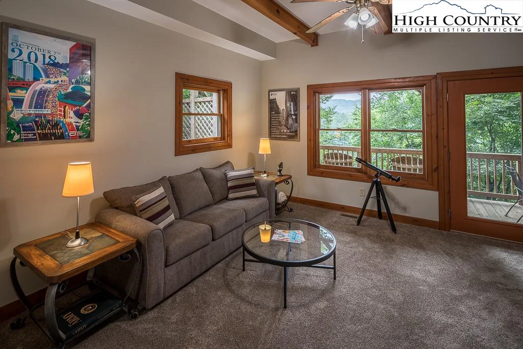 Image number 3 for the current listing