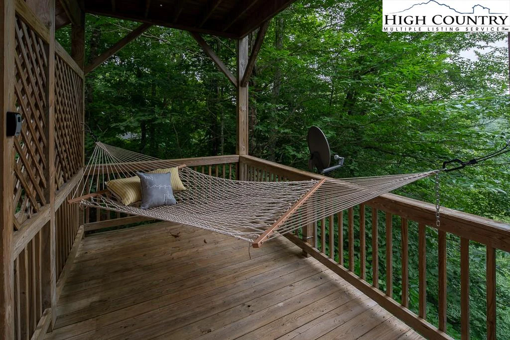 Image number 2 for the current listing