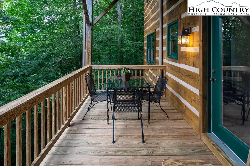 Image number 18 for the current listing