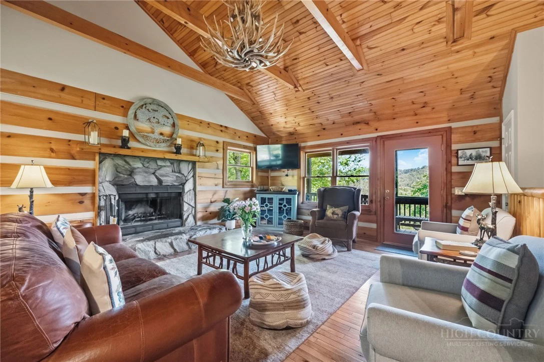 Image number 3 for the current listing