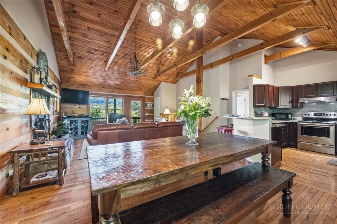 Image number 4 for the current listing