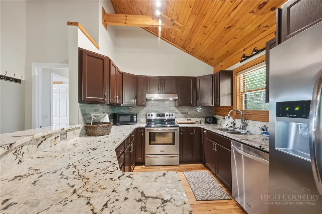 Image number 5 for the current listing