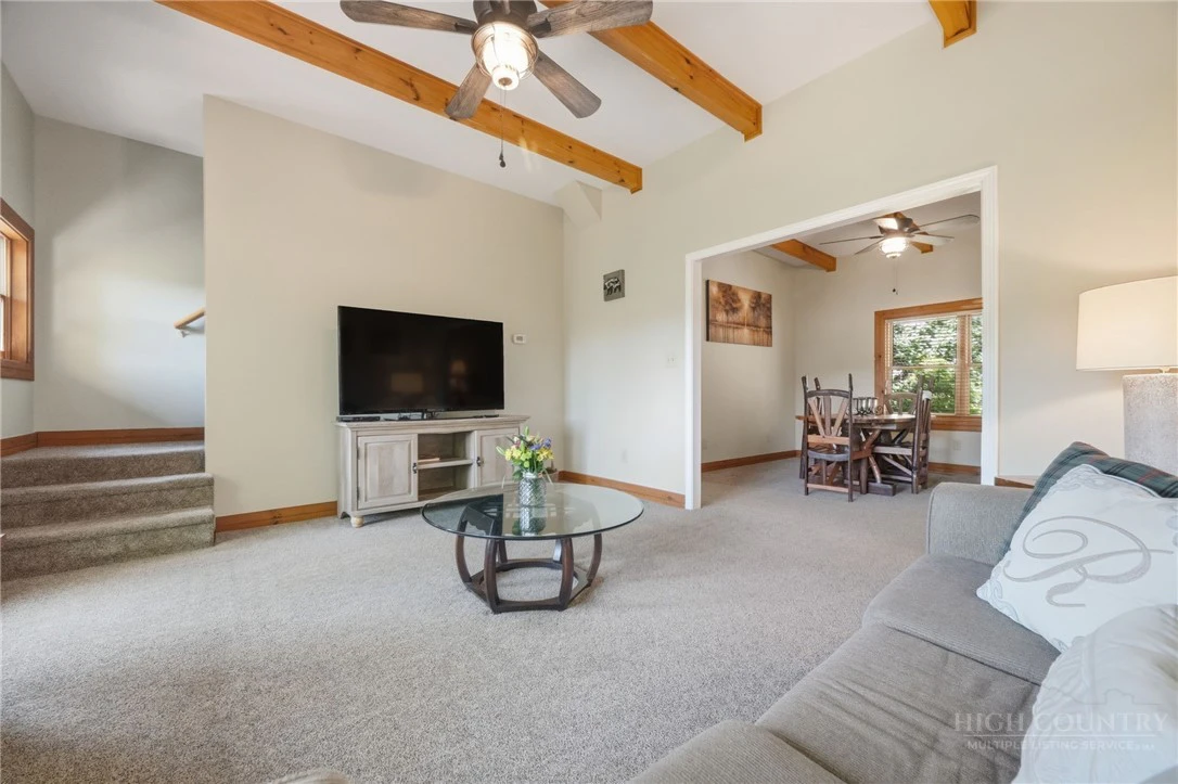 Image number 8 for the current listing