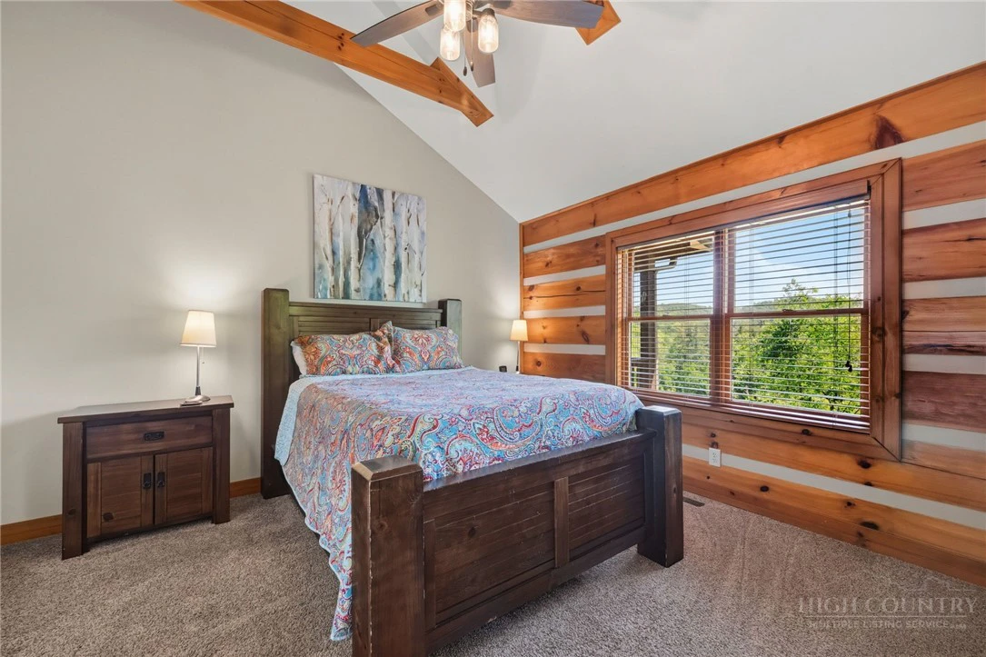 Image number 11 for the current listing