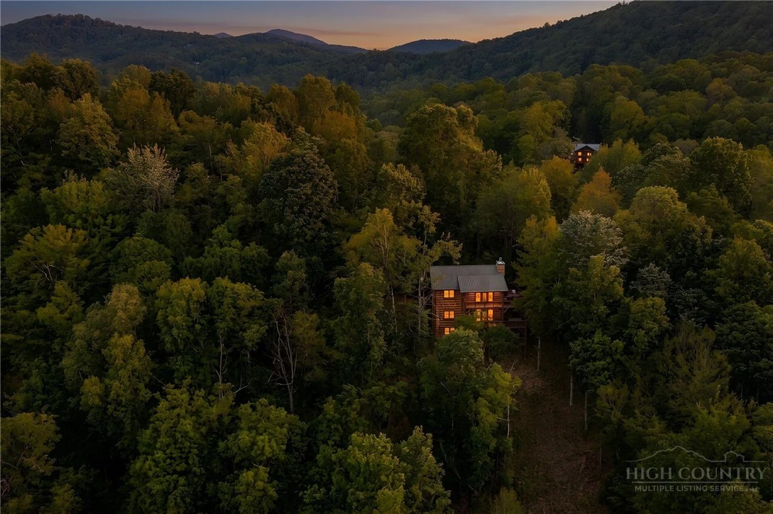 Image number 20 for the current listing